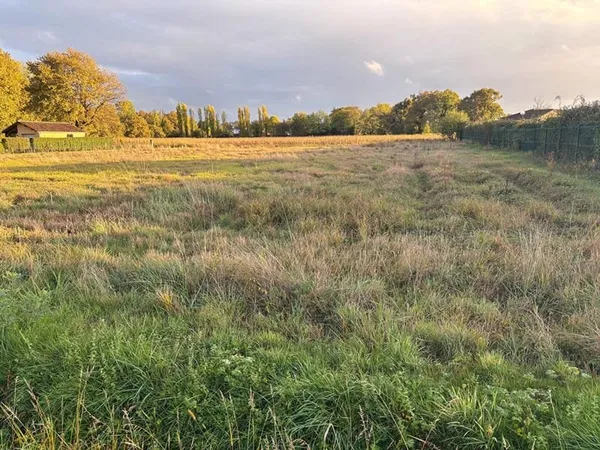 Terrain constructible proche des commerces de Montpon-Ménestérol