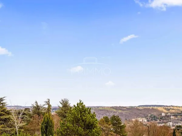 Maison 10 pièces 340 m²