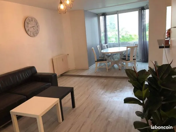Loue une ou deux chambre en colocation dans une très belle T4 de 85m2 à pied de metro
