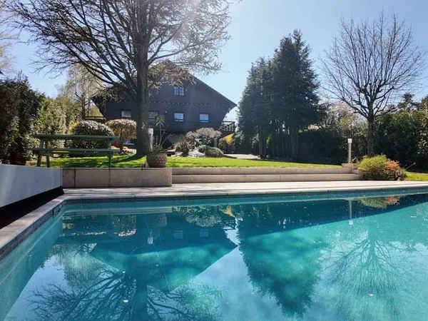 Maison 7 pièces 240 m²