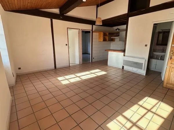 Appartment T3 à louer, centre de Limoux