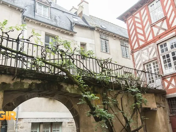 RENNES CENTRE HISTORIQUE SOMPTUEUX APPARTEMENT T2 DE 45.54M² AVEC VUE SUR LA CATHEDRALE