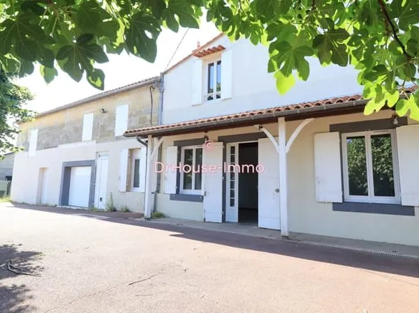 Maison 8 pièces 201 m² avec 5 chambres et dépendances
