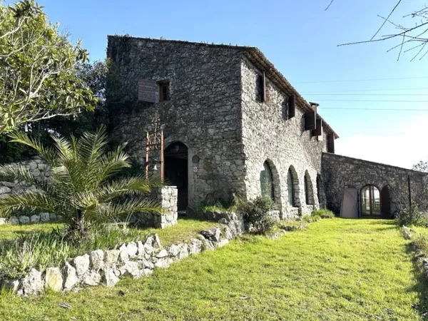 ANCIENNE BERGERIE DE CHARME - PEILLE - A 30MN DE NICE