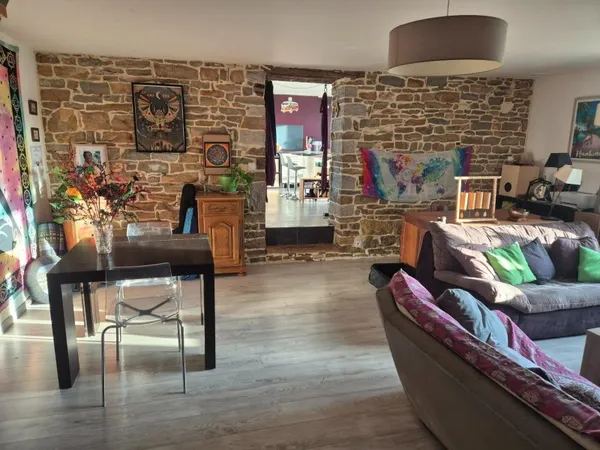 MAISON EN PIERRES RENOVEE