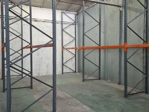 BOX de STOCKAGE de 50m²