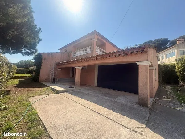 Villa bord de mer