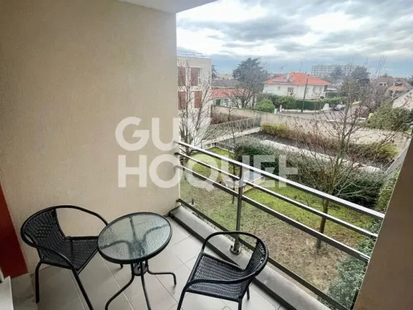En Exclusivité dans votre agence Guy Hoquet Miribel : Superbe T2 à Meyzieu Centre !