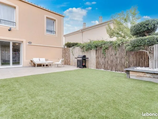 A vendre villa t4 avec jardin et garage + place de parking