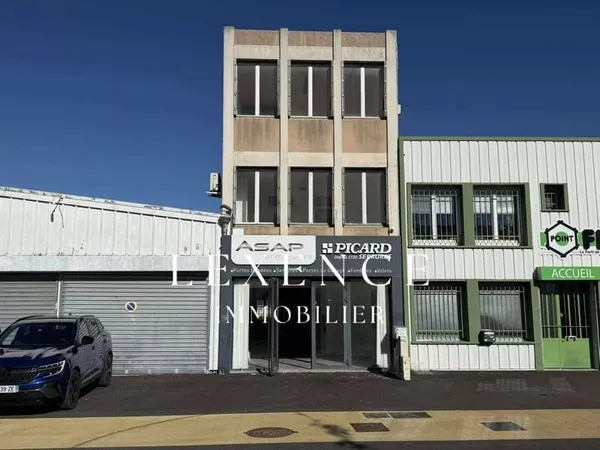 Local commercial 174 m²