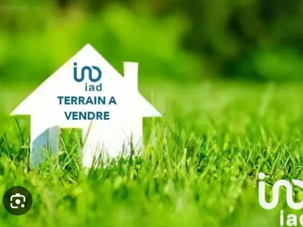 Terrain 4388 m²