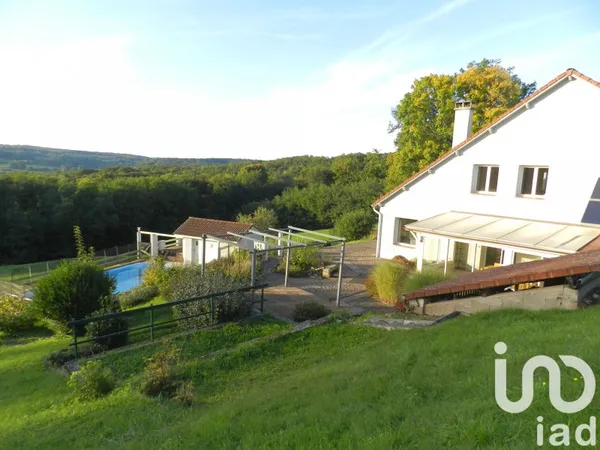 Maison 9 pièces 240 m²