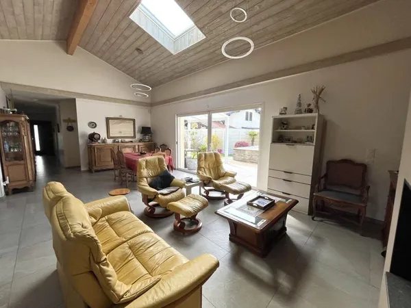 Contemporaine de 4 pièces principales