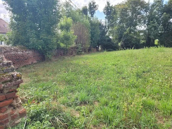 Terrain 880 m²