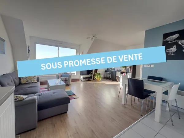 Dernier étage, grand 2 pièces lumineux avec terrasse et parking