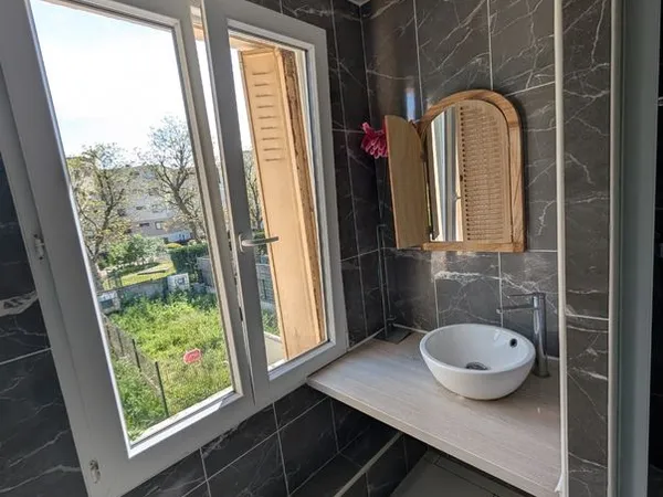 Chambre Meublée 17 m² - Spacieuse & Ultra-Pratique