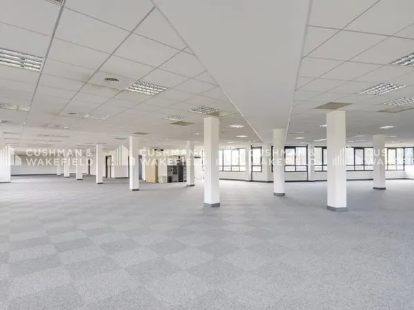 Bureaux 899 m²