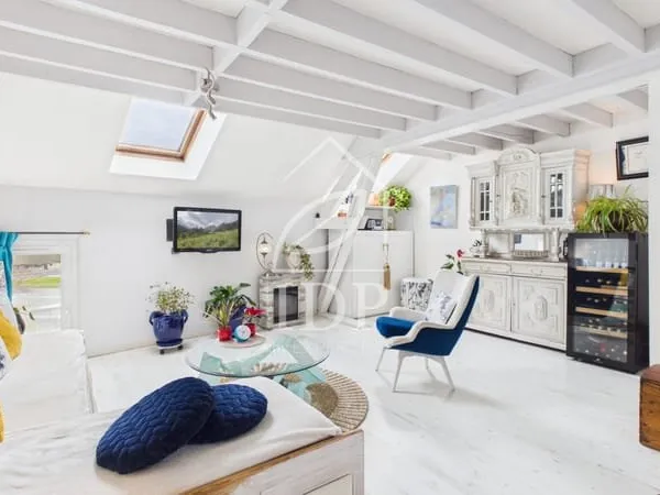 Charmant duplex 75 m2 au sol avec beaux volumes - Corbeil-Es
