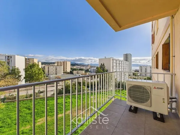 Appartement 3 pièces avec balcons, cave et parking - Ajaccio