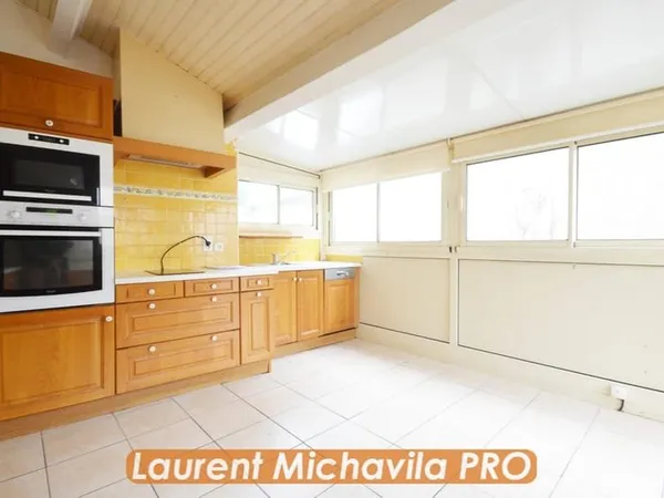 Grande maison 100 m2, 7 pièces, 2 entrées indépendantes, accès PMR.