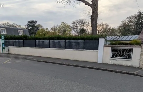 Terrain 733 m²