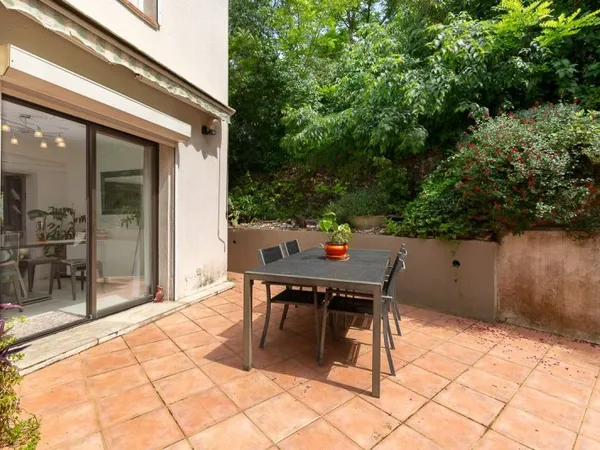 Maison 4 pièces avec terrasse et garage