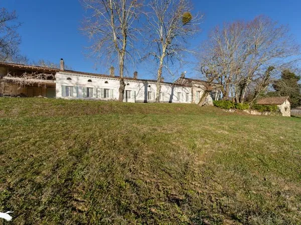 Maison en pierre de 8 pièces principales