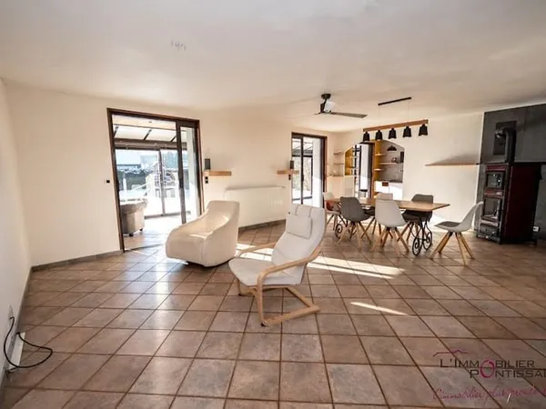 Maison 6 pièces 151 m²