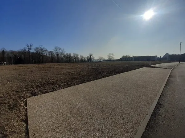 Terrain 573 m²
