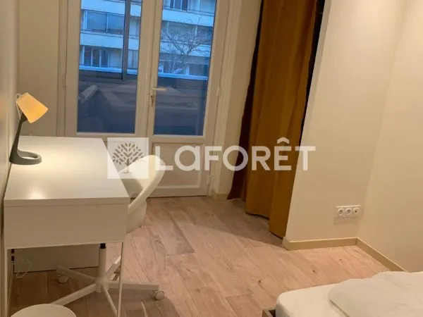 Chambre de service 1 pièce 15 m²
