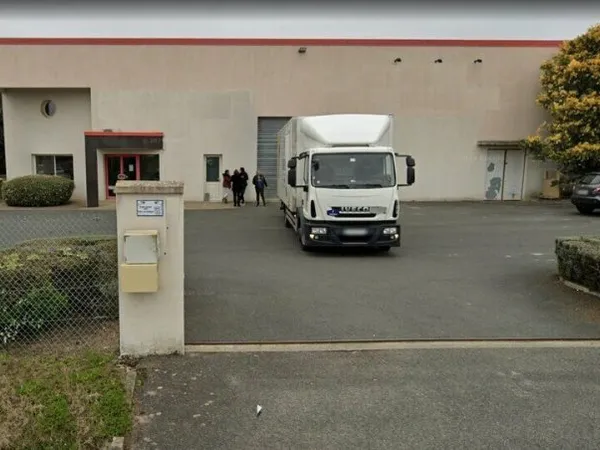 LOCAL D'ACTIVITE à VENDRE