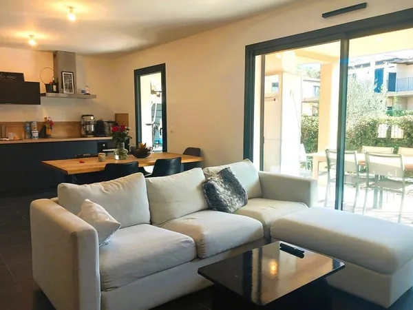 Appartement T3 en résidence avec piscine à 5 minutes de Bon