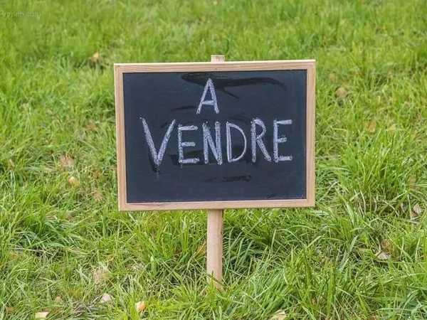 Terrain à bâtir de 425 m² à ANDILLY (17)