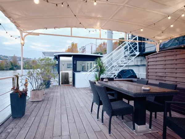 Vends bateau-logement rénové 190m² - 3 ch