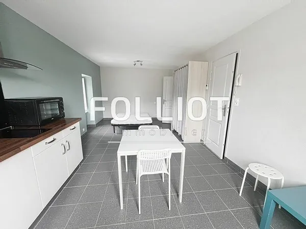 A louer : Studio Meublé à Fougères - Réf.2312AB