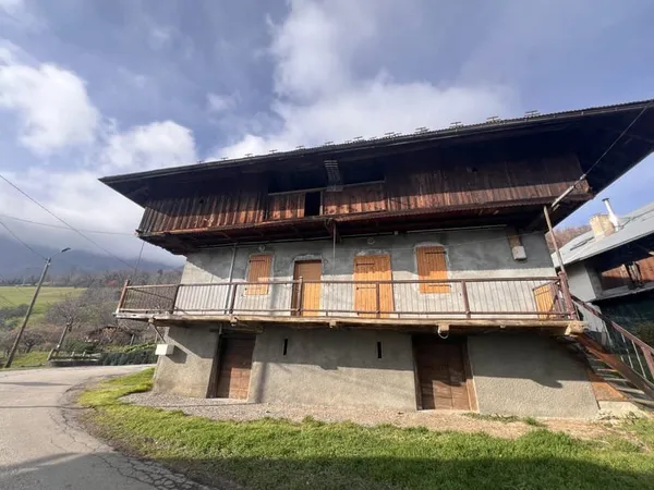 Maison deux chambres 88 m2 avec dépendances