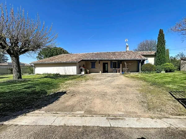 Maison de style gascon traditionnel