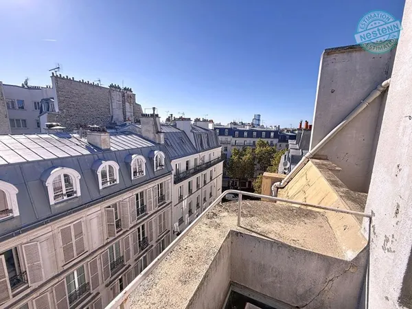 Paris 2 pièces 42.20m2 Dernier étage clair et lumineux