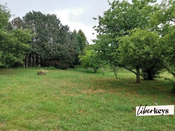 Terrain constructible 1304 m²
