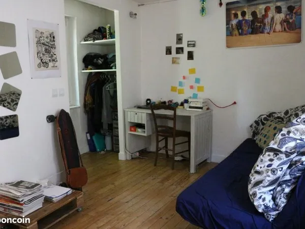 Studio rénové et climatisé GRENOBLE hyper centre