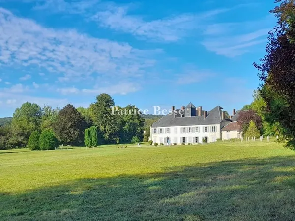Maison 16 pièces 917 m²