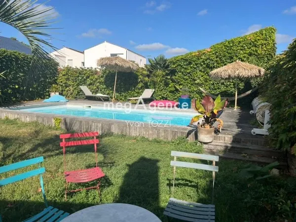 Maison en pierre 5 chambres avec piscine et atelier
