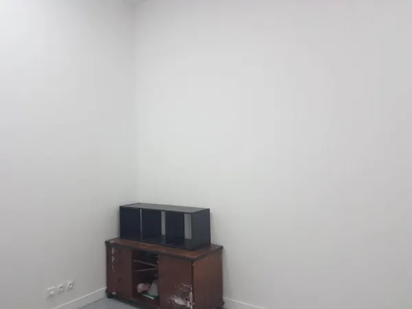 18 M2 PANTIN 93500 - LOCATION - LOCAUX BUREAUX - ANCIEN - 18