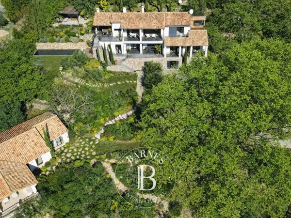 SEILLANS Domaine privé de trois maisons - Panorama absolu sur le Pays de Fayence