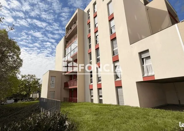 Appartement type 2 dans petite copropriété sécurisé