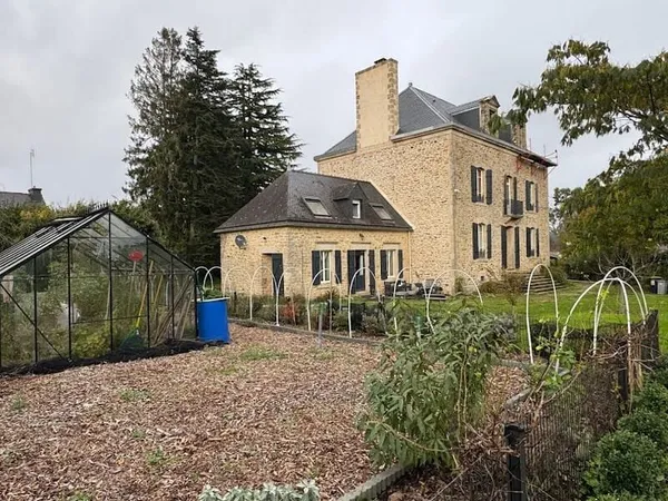 Maison 8 pièces 250 m²