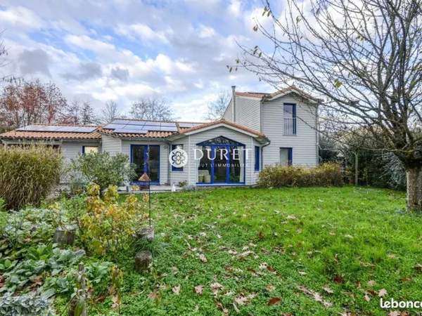Maison 8 pièces 151 m²