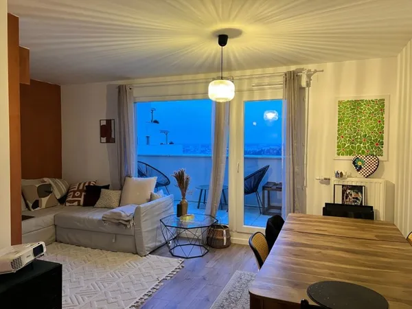 Chambre à louer dans T3 lumineux