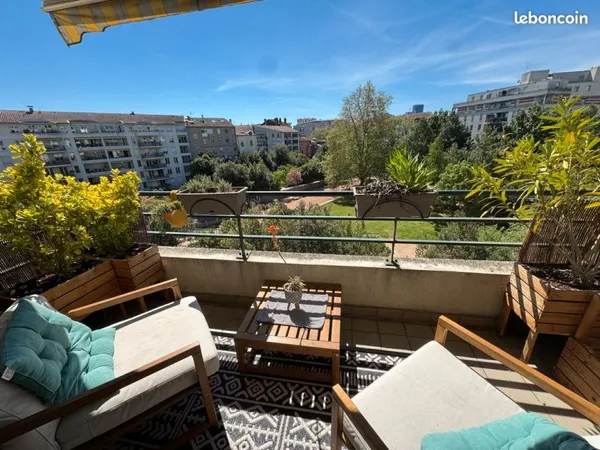 Villeurbanne Wilson - T2 51 m² - Vue parc - Terrasse - Proche métro