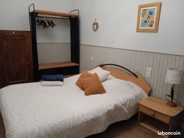 Chambre meublée chez habitante